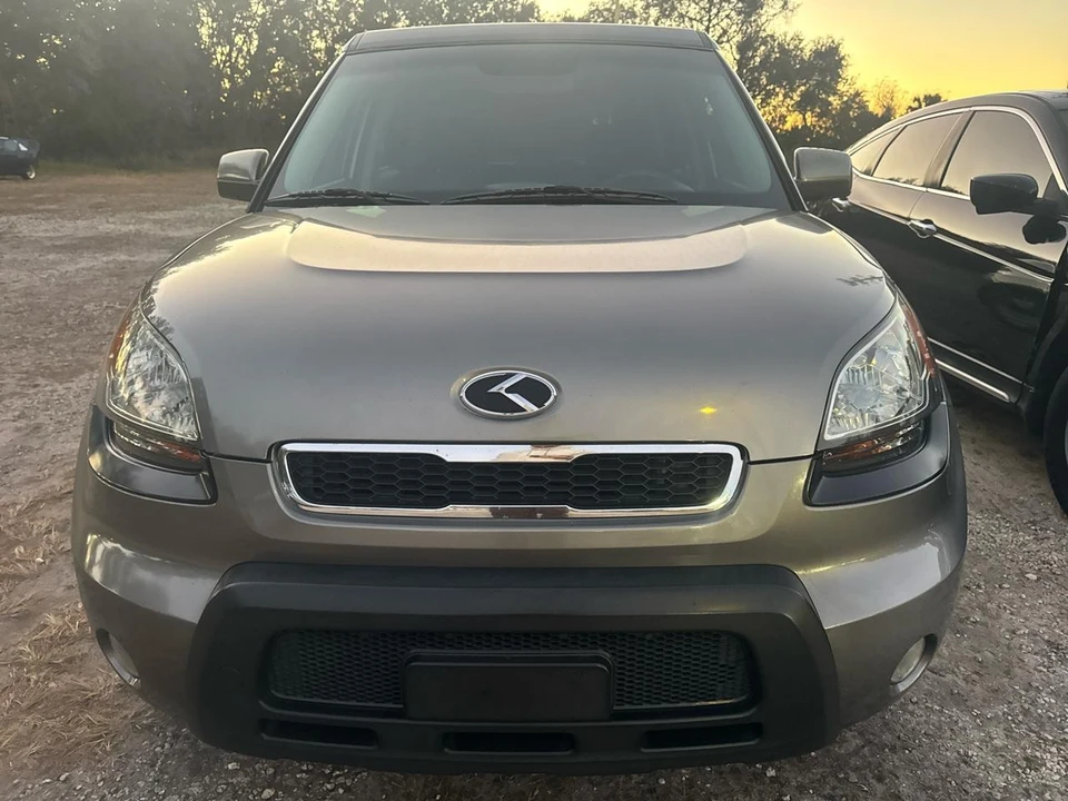 2011 Kia Soul - Image 2 of 12
