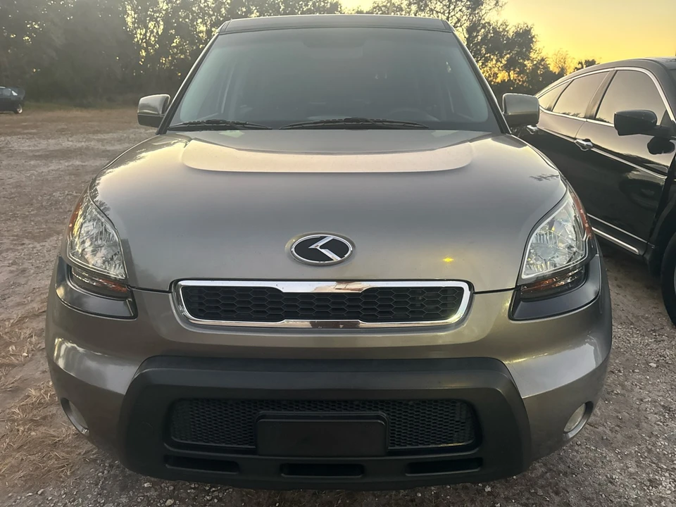2011 Kia Soul - Image 2 of 12