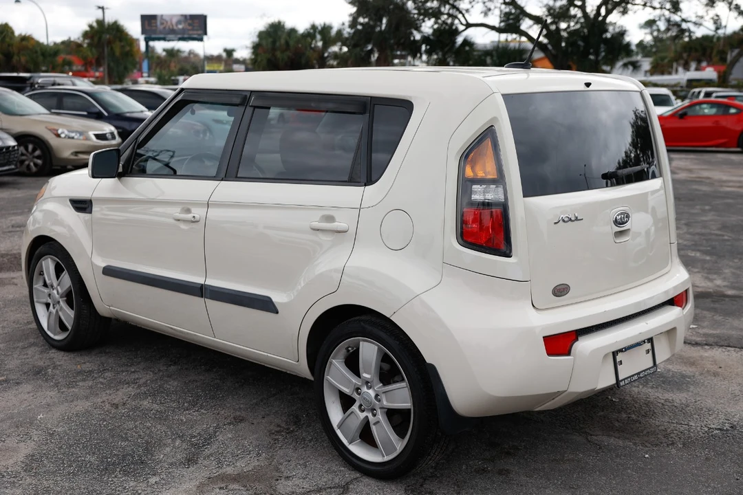 2011 Kia Soul - Image 5 of 12