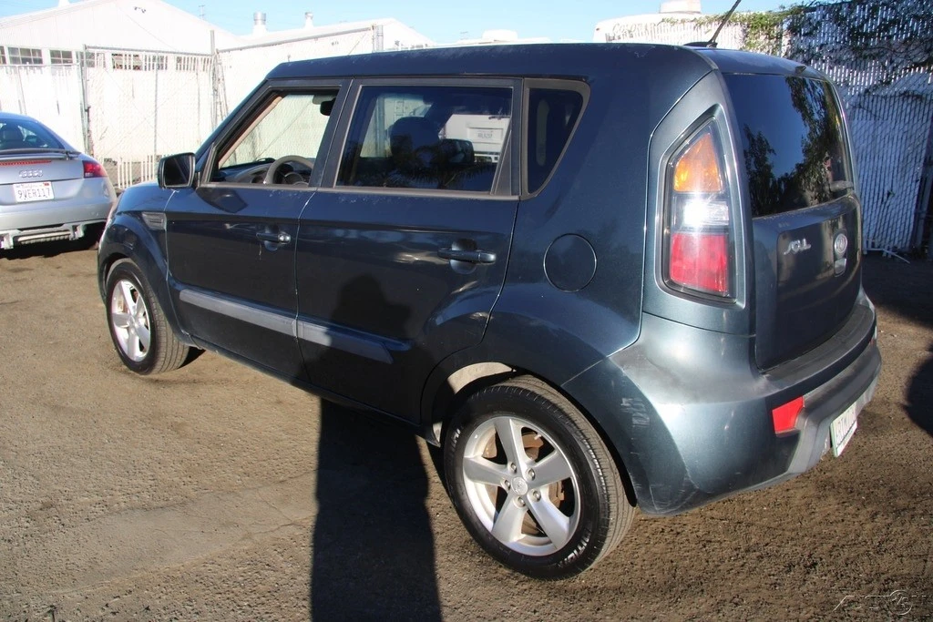2011 Kia Soul - Image 4 of 21