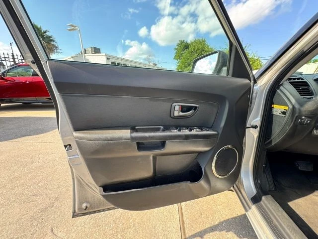 2011 Kia Soul - Image 6 of 8