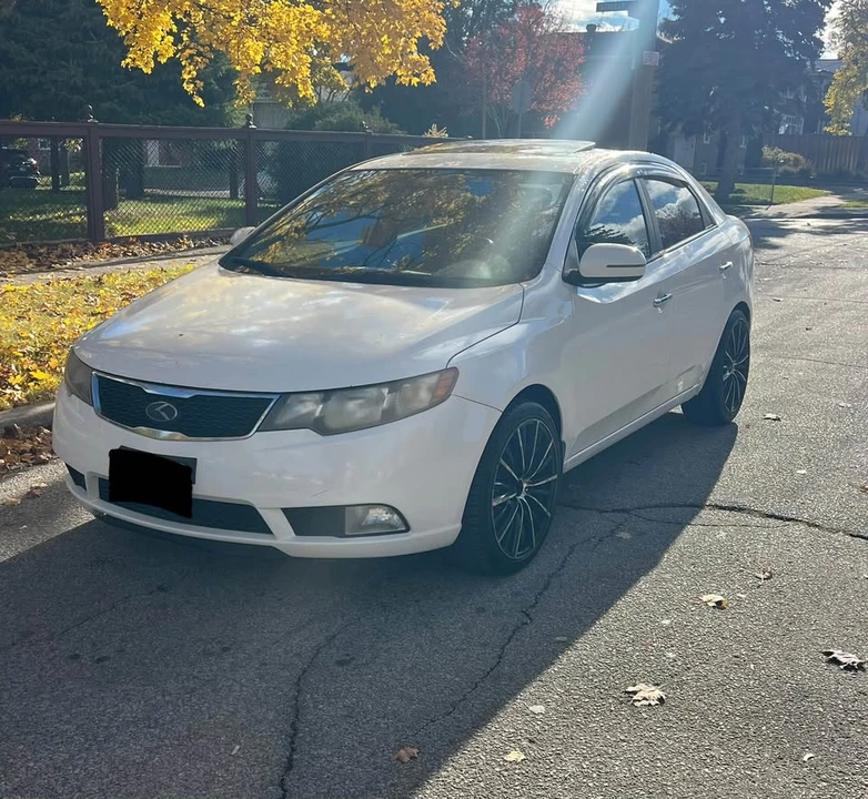 2011 Kia Forte - Image 2 of 10