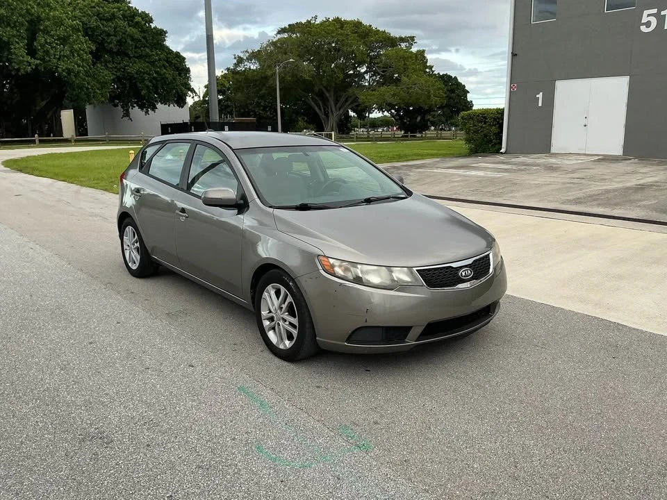 2011 Kia Forte - Image 2 of 13