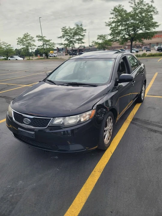 2011 Kia Forte - Image 2 of 8