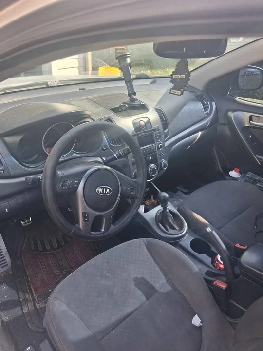 2011 Kia Forte - Image 2 of 4