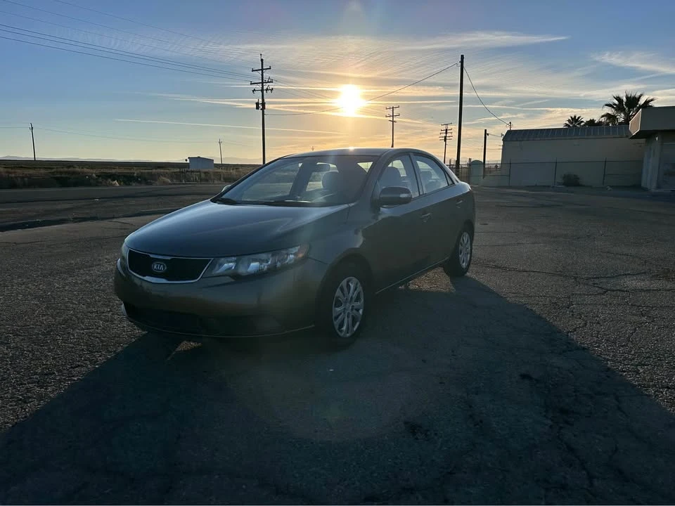 2011 Kia Forte - Image 2 of 10