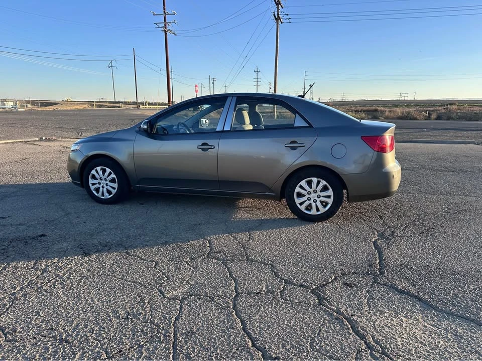 2011 Kia Forte - Image 6 of 10