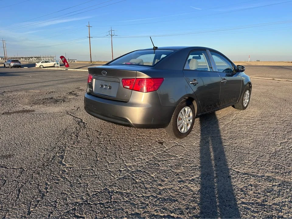 2011 Kia Forte - Image 4 of 10