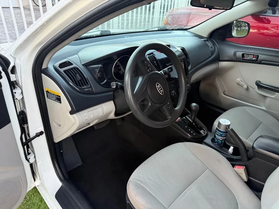 2011 Kia Forte - Image 9 of 13
