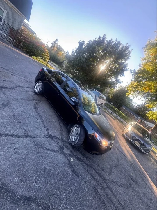 2011 Kia Forte - Image 3 of 17
