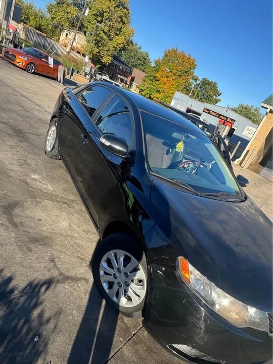 2011 Kia Forte - Image 13 of 17