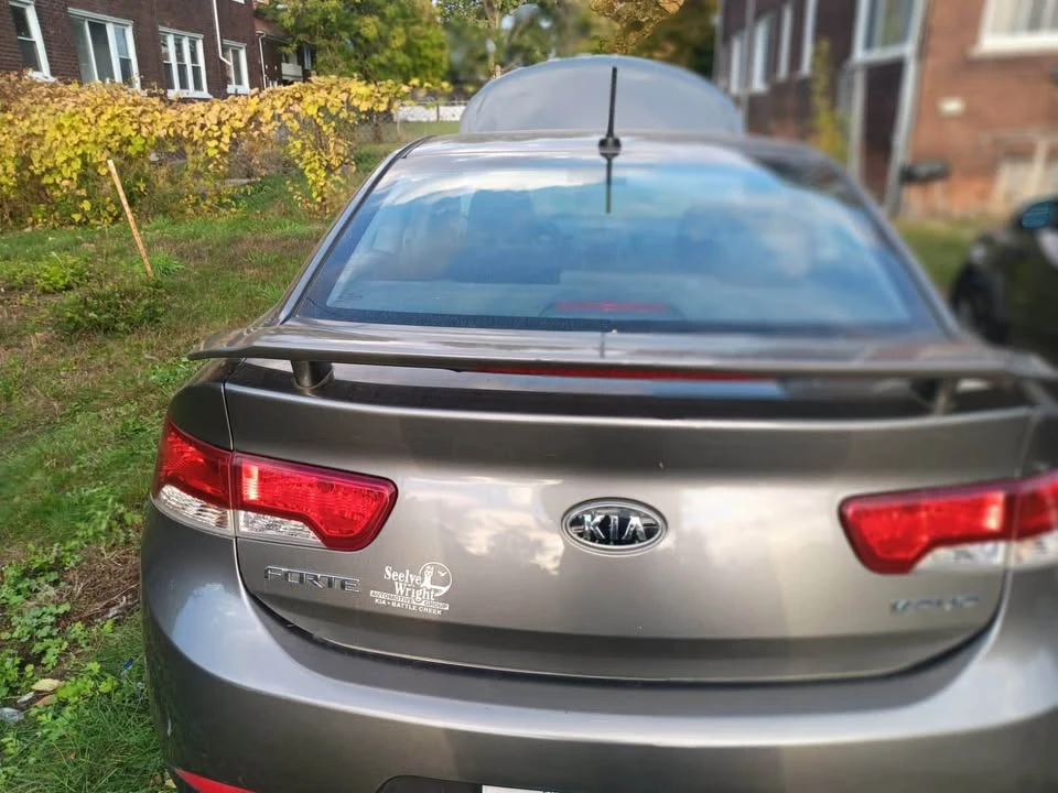 2011 Kia Forte - Image 2 of 6