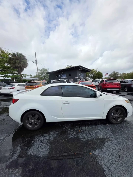 2011 Kia Forte - Image 7 of 10
