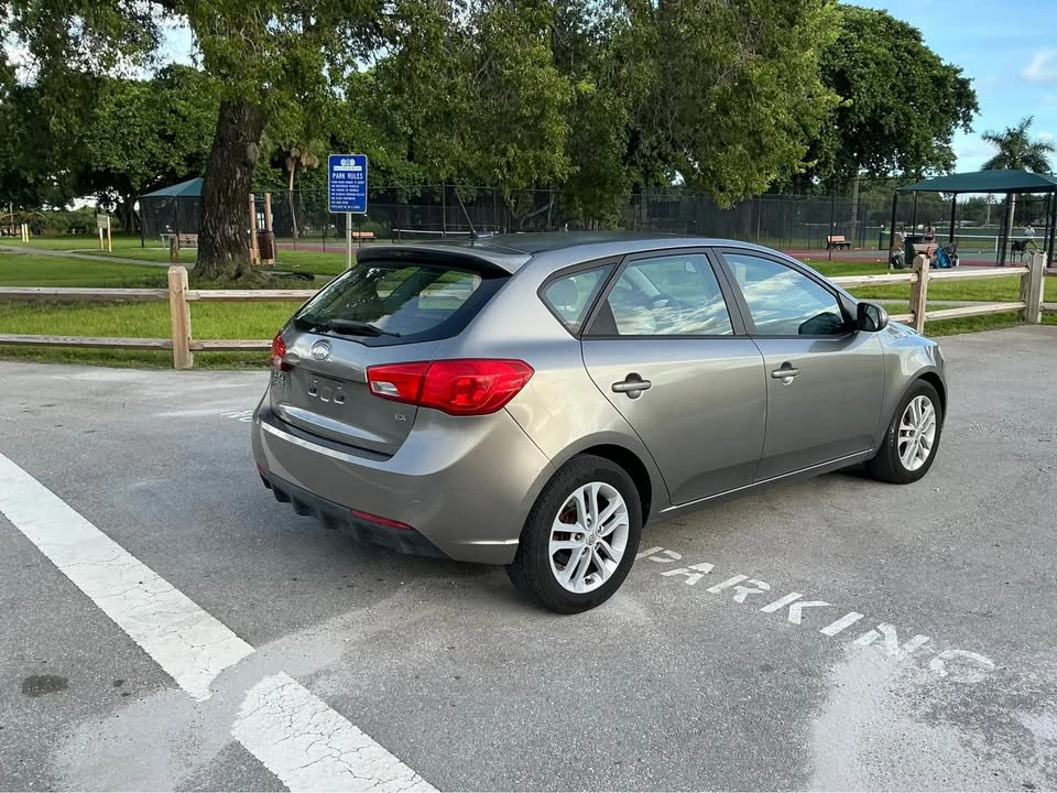 2011 Kia Forte - Image 5 of 13