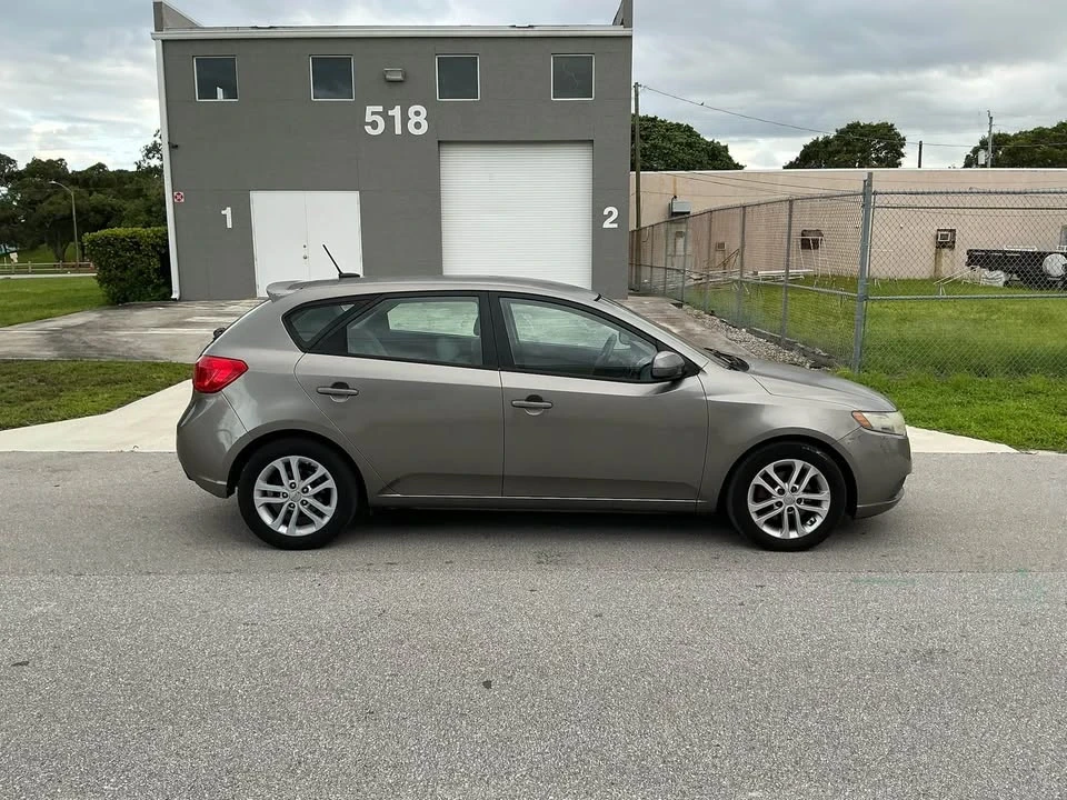 2011 Kia Forte - Image 6 of 14