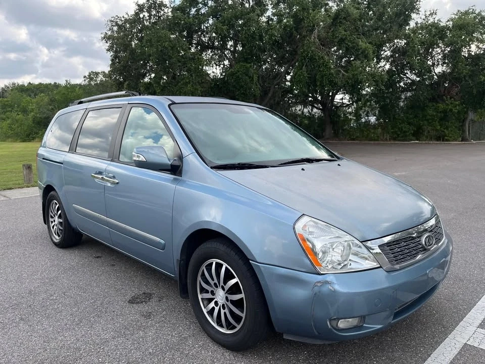 2011 Kia Carnival - Image 3 of 14