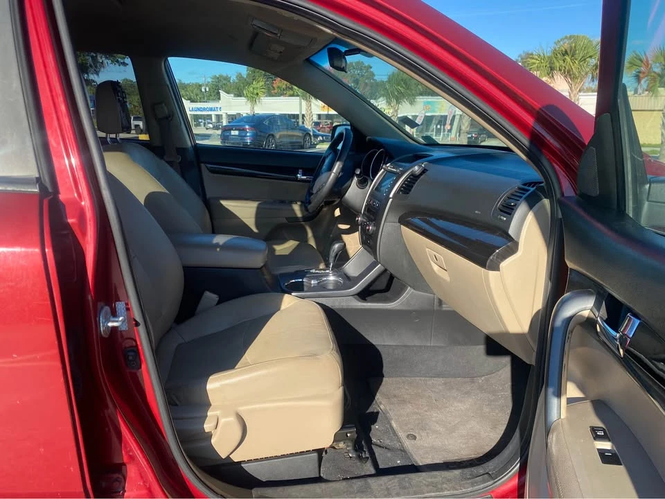 2011 Kia Sorento - Image 7 of 13