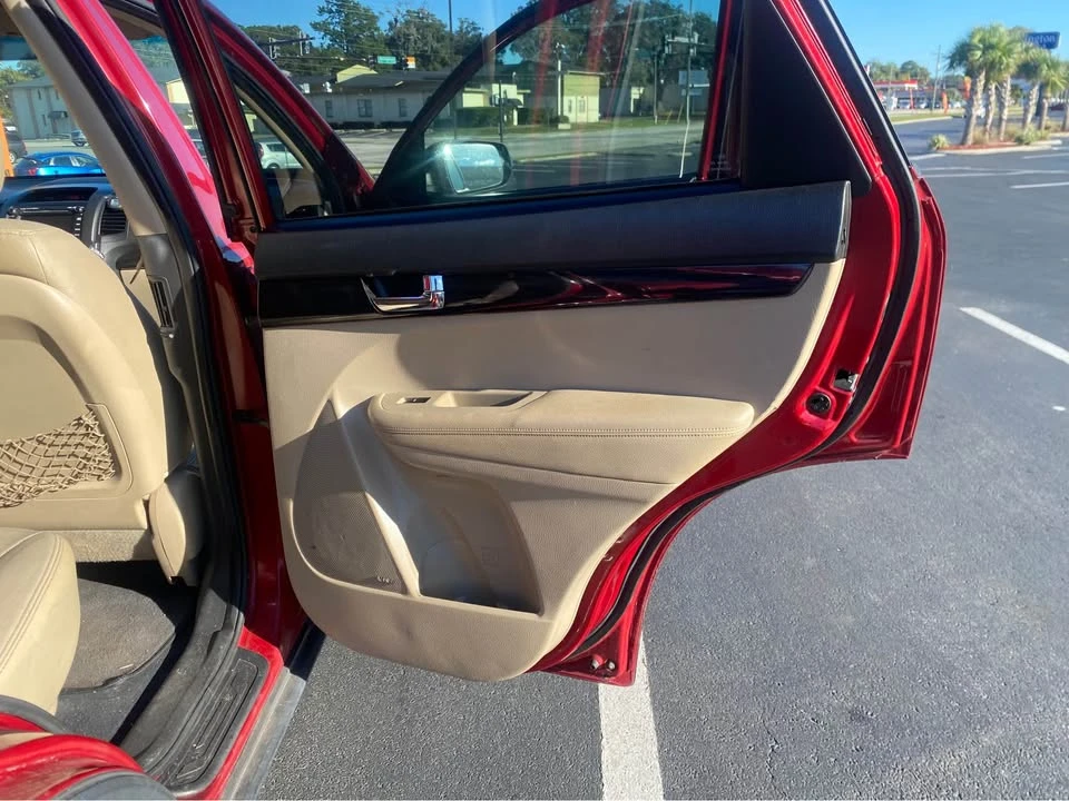 2011 Kia Sorento - Image 10 of 13