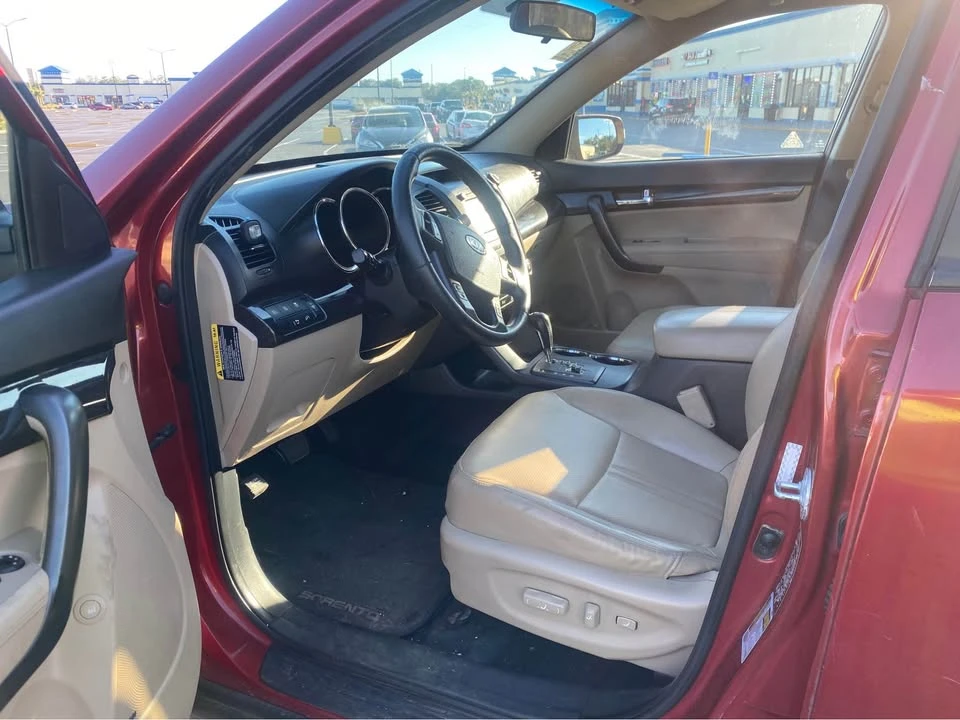2011 Kia Sorento - Image 5 of 13