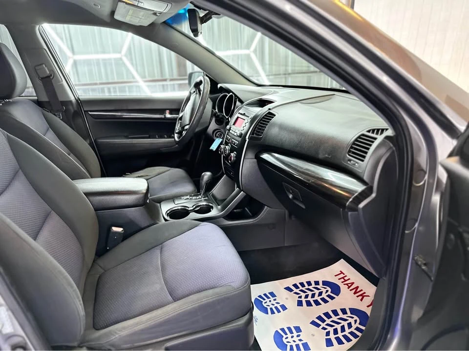 2011 Kia Sorento - Image 6 of 9