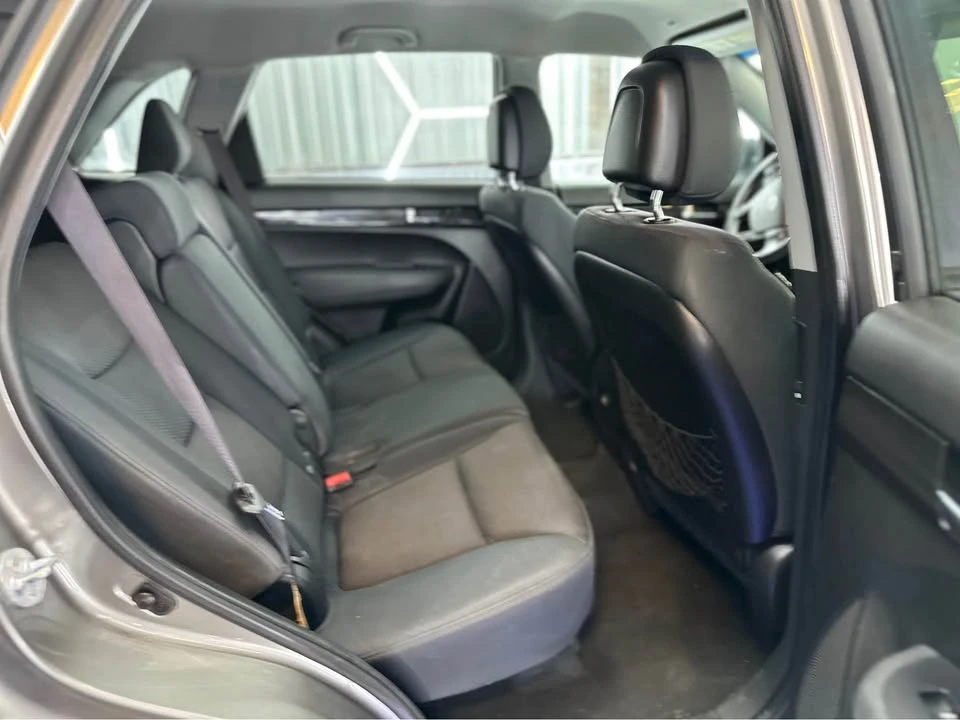 2011 Kia Sorento - Image 7 of 9