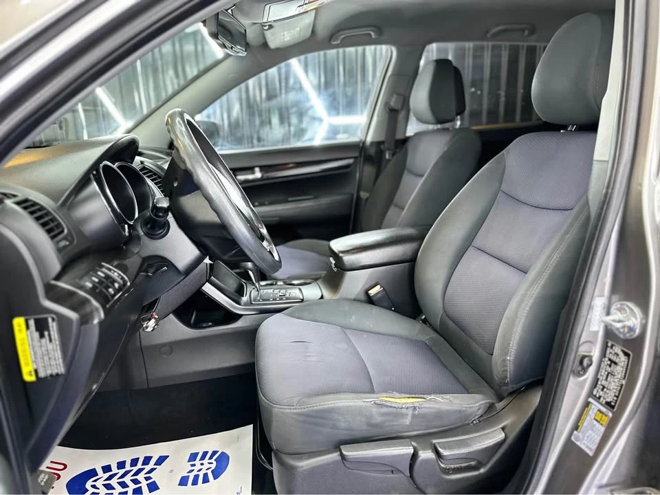 2011 Kia Sorento - Image 5 of 9