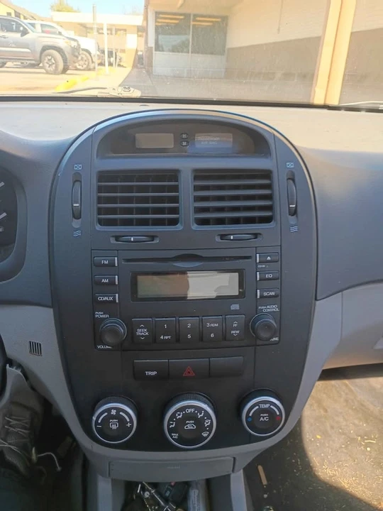 2011 Kia Spectra - Image 9 of 12