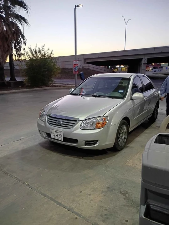 2011 Kia Spectra - Image 3 of 12