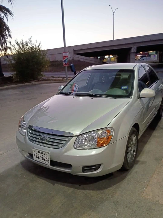2011 Kia Spectra - Image 2 of 12