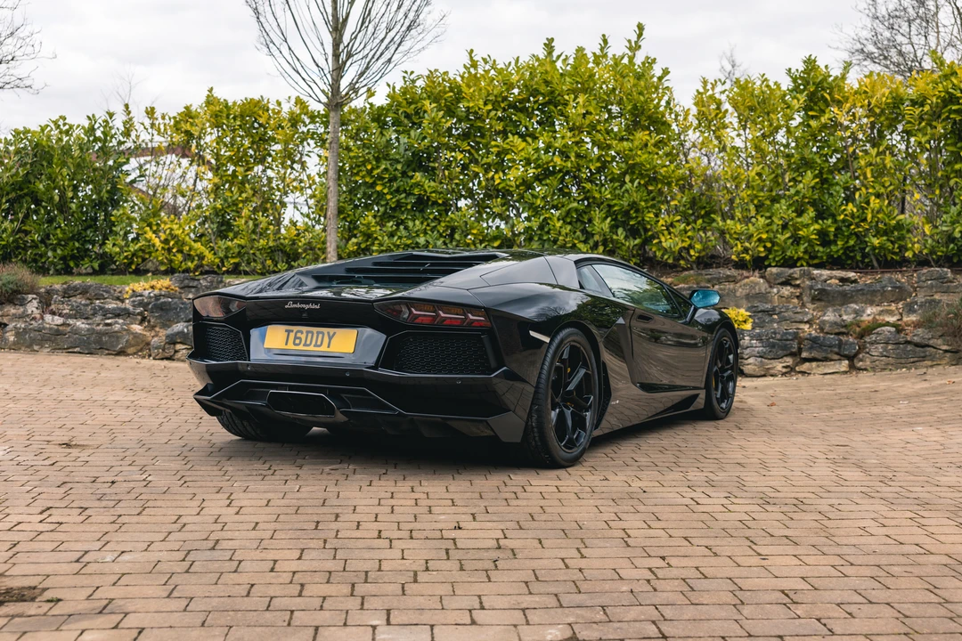 2011 Lamborghini Aventador LP700-4 - Image 8 of 31