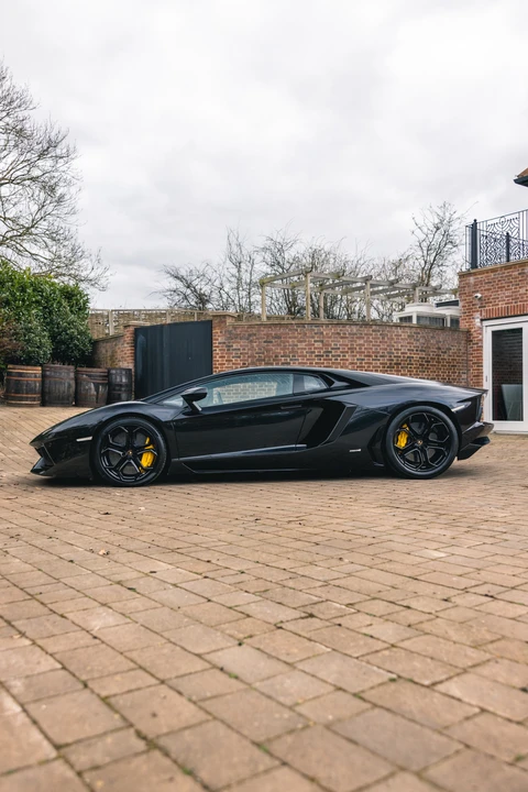 2011 Lamborghini Aventador LP700-4 - Image 16 of 31