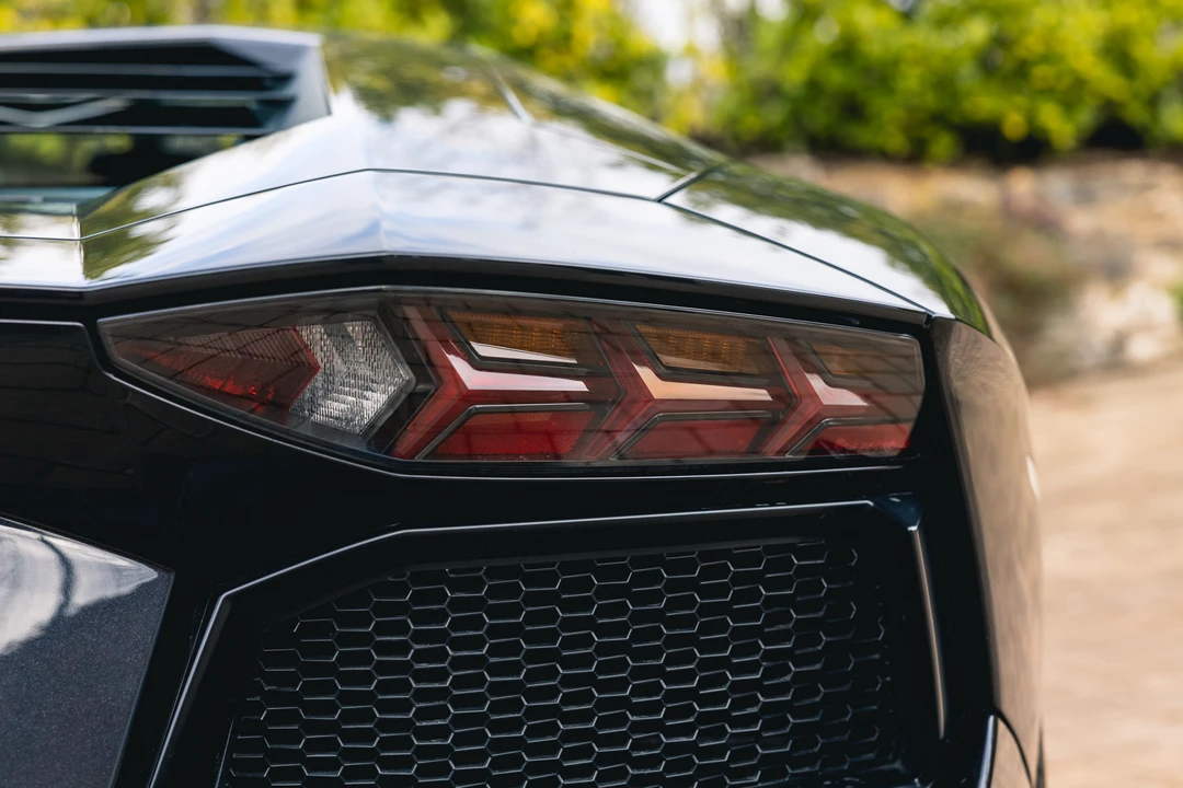 2011 Lamborghini Aventador LP700-4 - Image 22 of 31