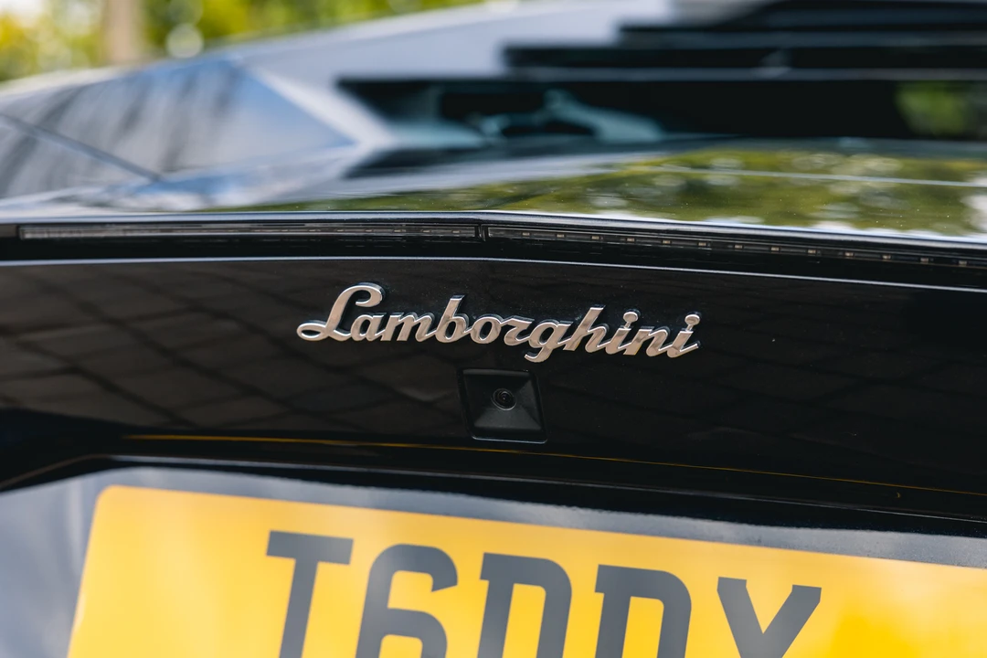 2011 Lamborghini Aventador LP700-4 - Image 24 of 31