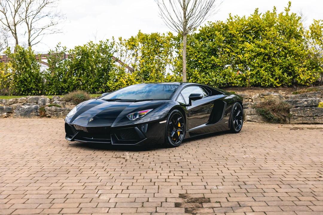 2011 Lamborghini Aventador LP700-4 - Image 17 of 31