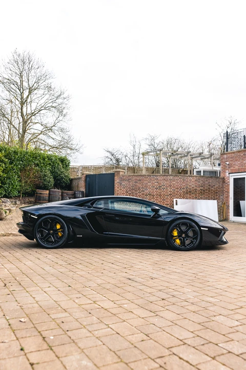 2011 Lamborghini Aventador LP700-4 - Image 14 of 31