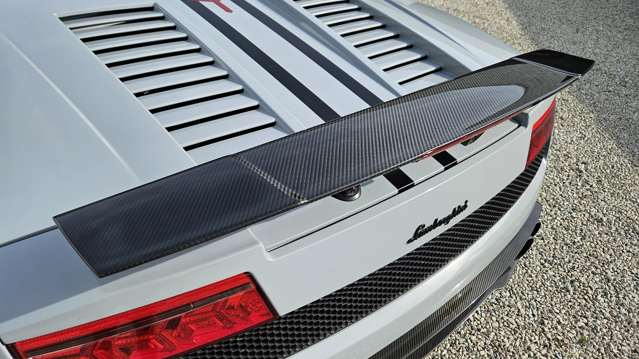 2011 Lamborghini Gallardo LP570-4 Spyder Performante - Image 29 of 31