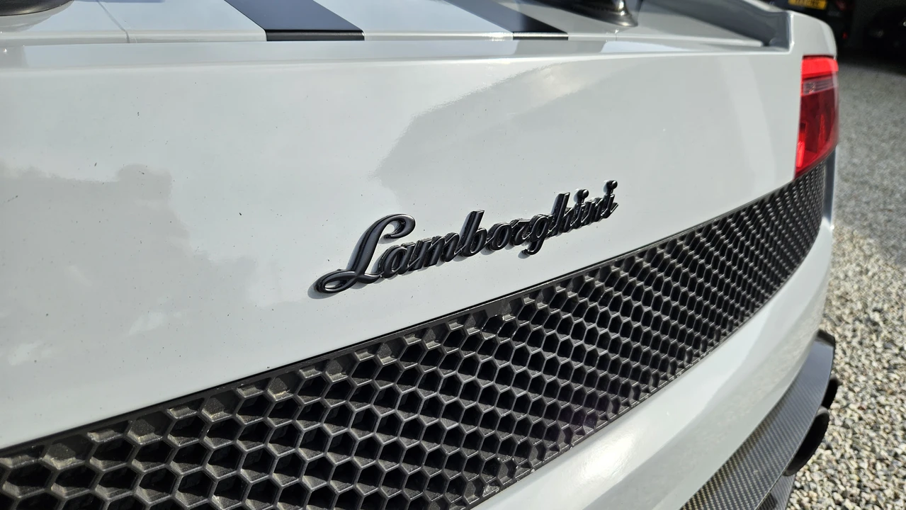 2011 Lamborghini Gallardo LP570-4 Spyder Performante - Image 30 of 31