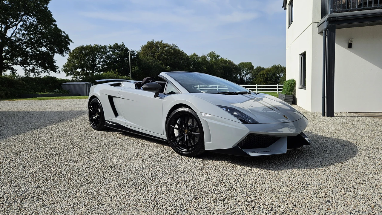 2011 Lamborghini Gallardo LP570-4 Spyder Performante - Image 15 of 31