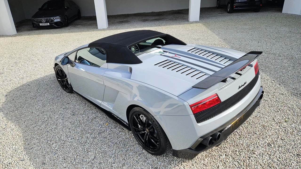 2011 Lamborghini Gallardo LP570-4 Spyder Performante - Image 13 of 31