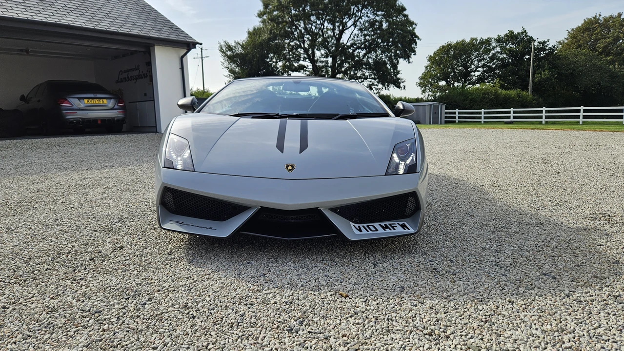 2011 Lamborghini Gallardo LP570-4 Spyder Performante - Image 3 of 31
