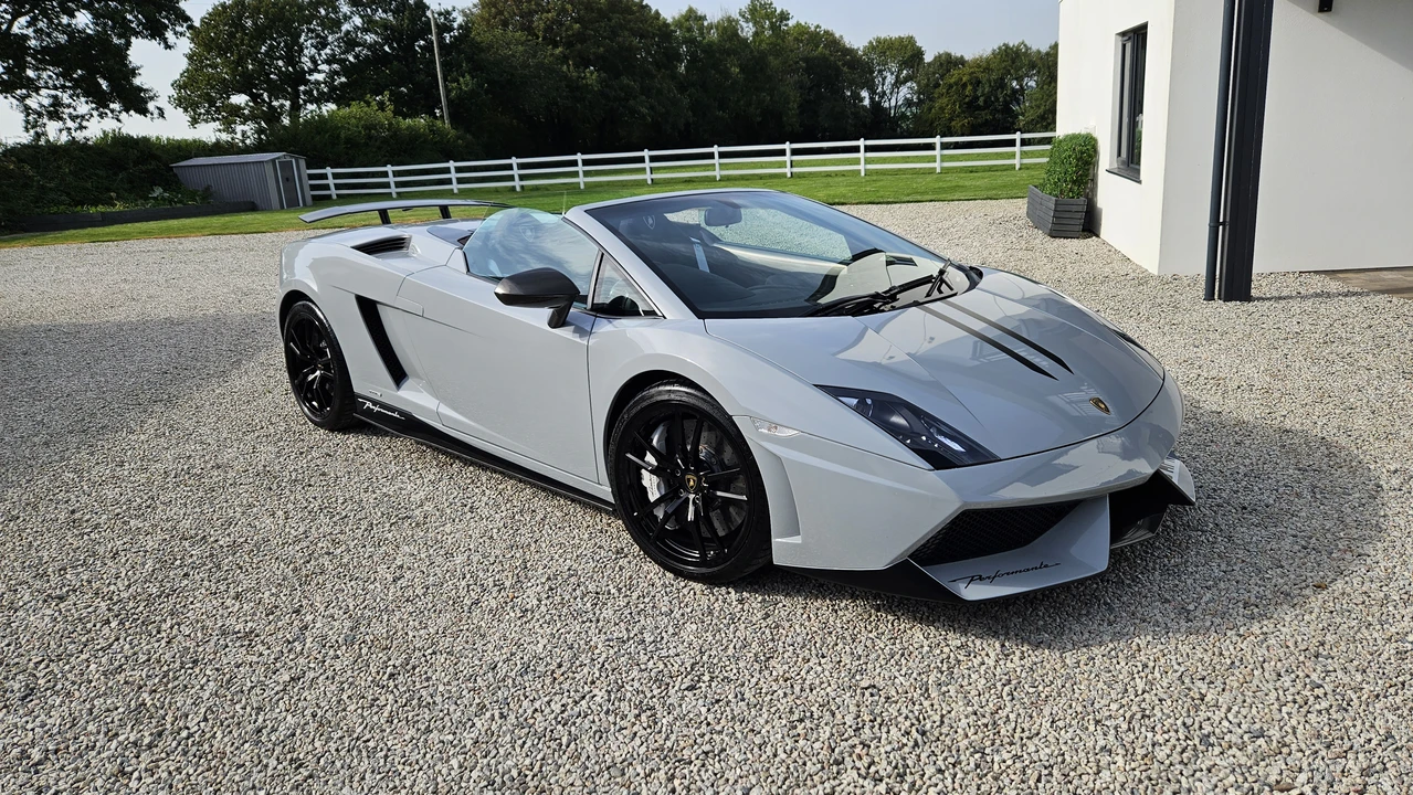 2011 Lamborghini Gallardo LP570-4 Spyder Performante - Image 17 of 31