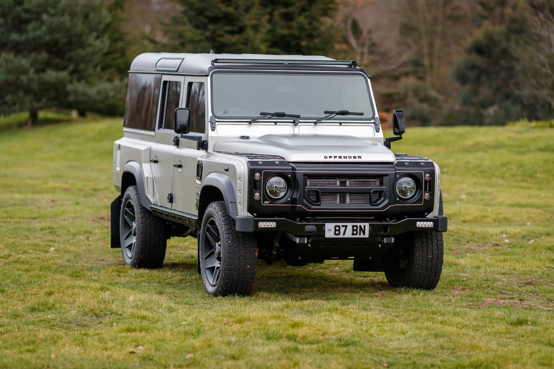 2011 Land Rover Defender 110 - Image 9 of 31
