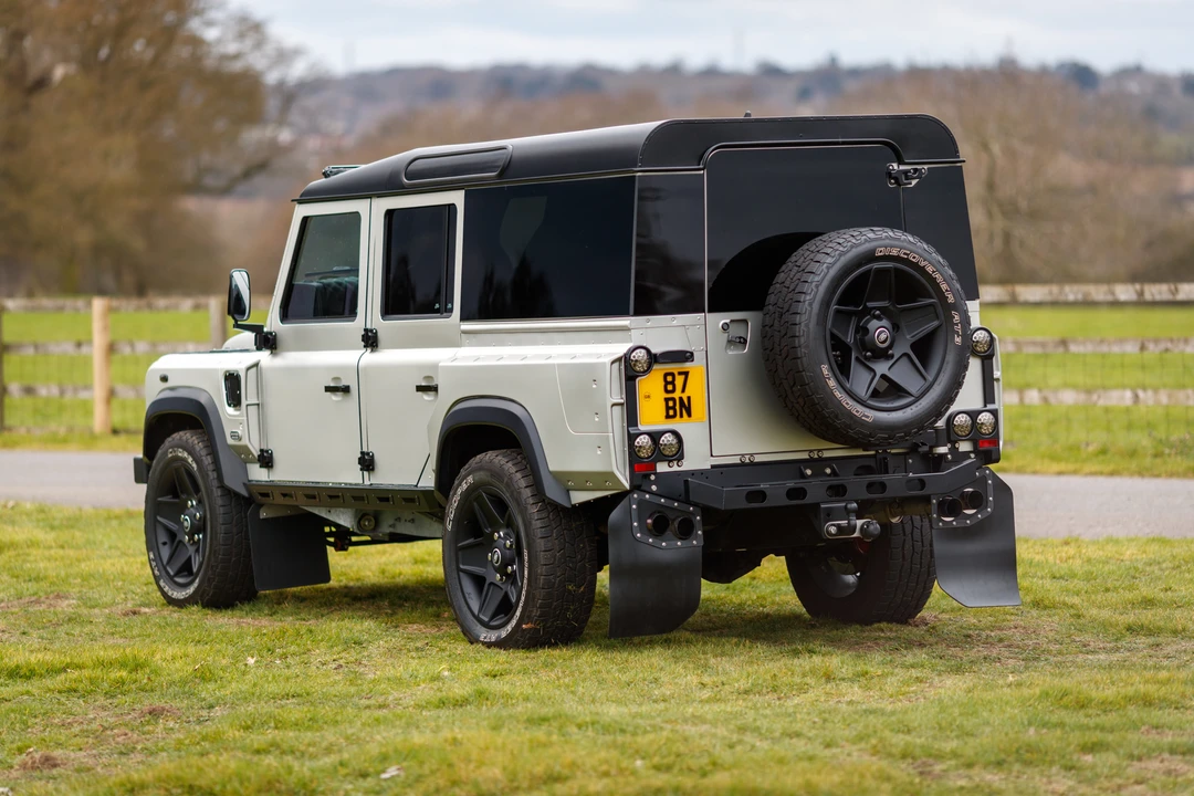 2011 Land Rover Defender 110 - Image 13 of 31