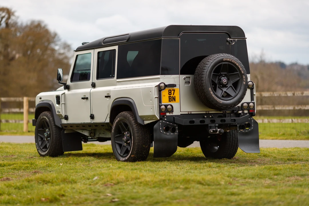 2011 Land Rover Defender 110 - Image 5 of 31