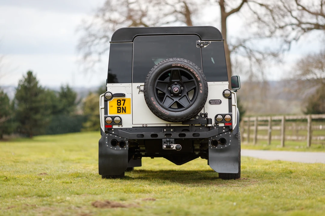 2011 Land Rover Defender 110 - Image 6 of 31