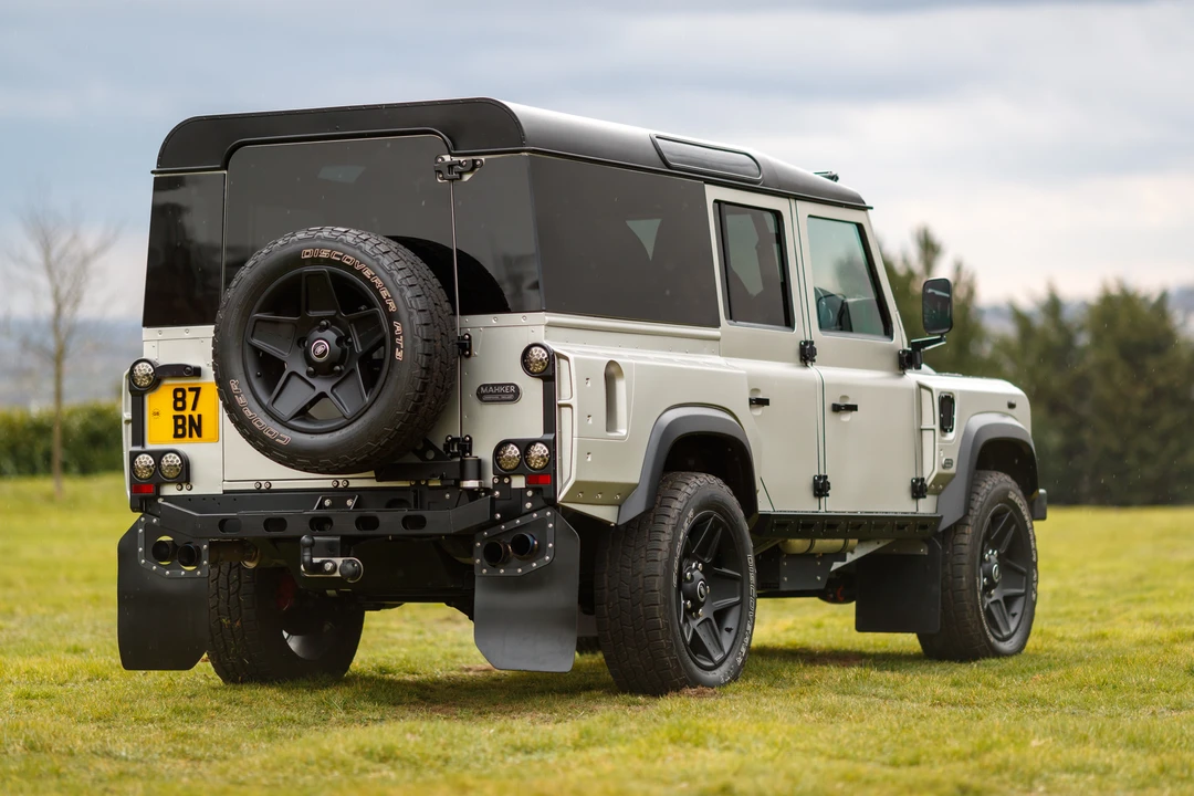 2011 Land Rover Defender 110 - Image 7 of 31