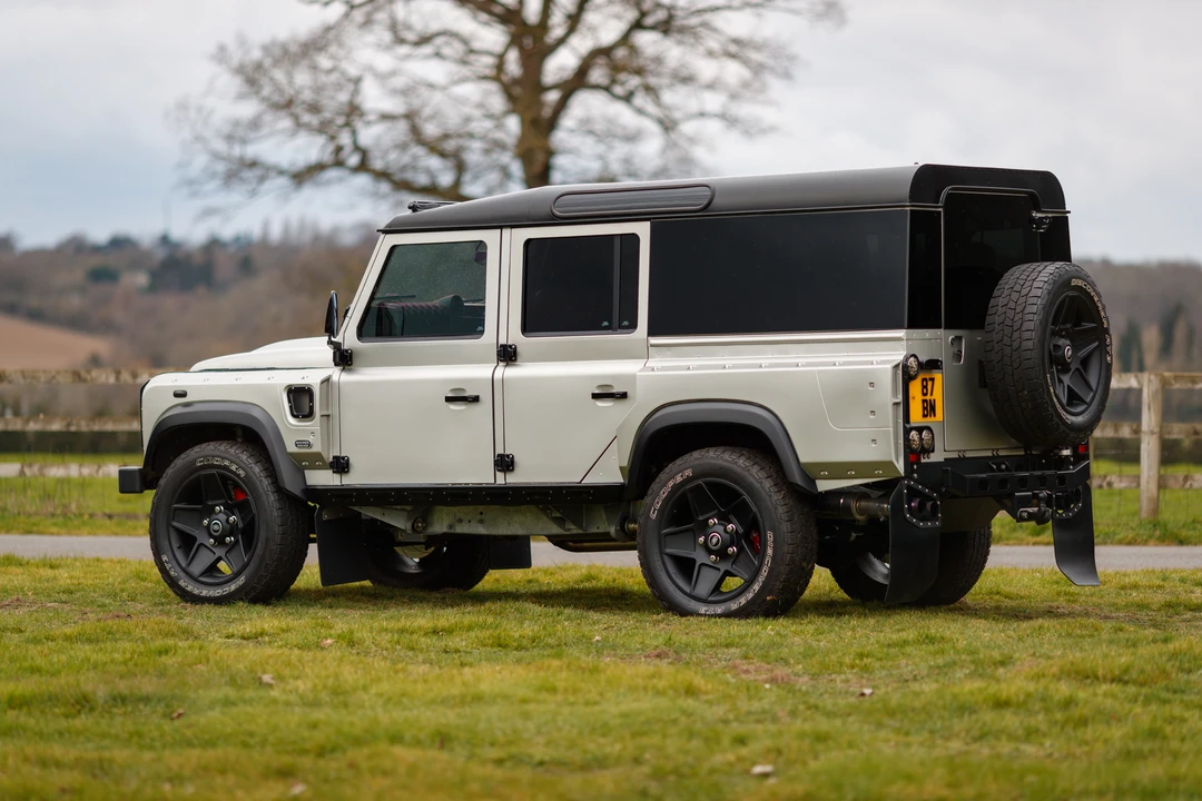 2011 Land Rover Defender 110 - Image 12 of 31