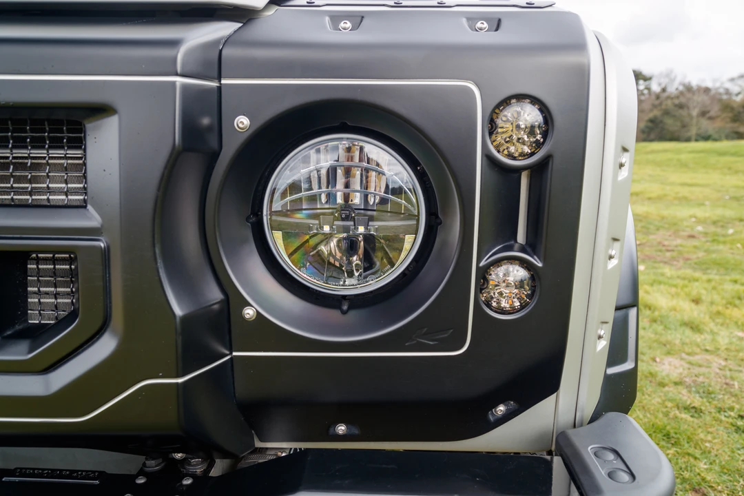2011 Land Rover Defender 110 - Image 22 of 31