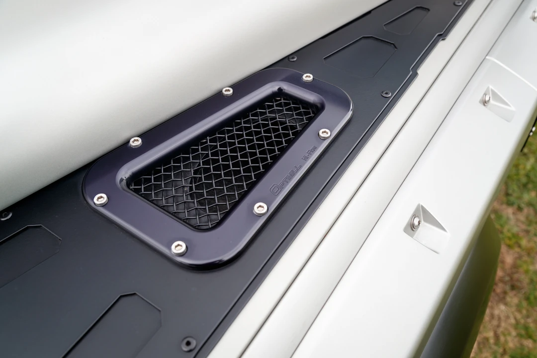 2011 Land Rover Defender 110 - Image 24 of 31
