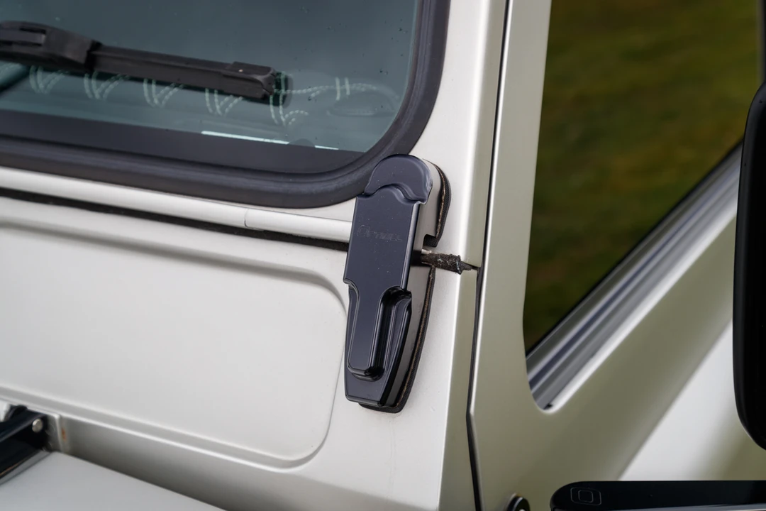 2011 Land Rover Defender 110 - Image 25 of 31